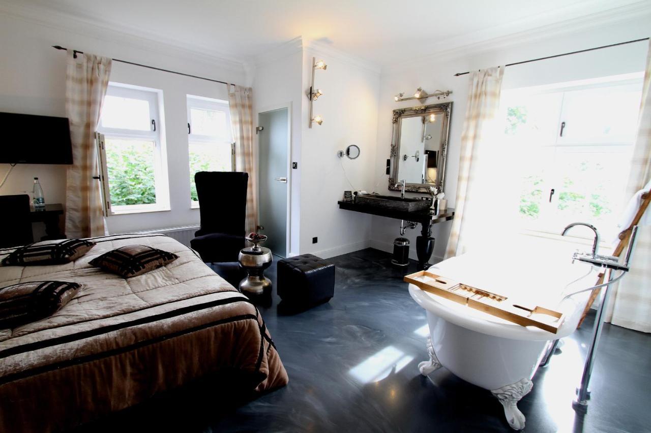 Villa Adelees Boutique Hotel อัลส์เฟลด์ ภายนอก รูปภาพ